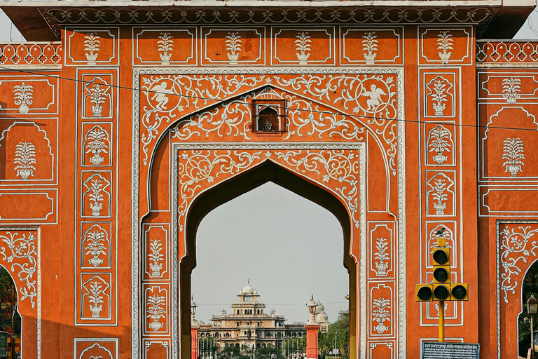 From Delhi: Luxury 9-Day Golden Triangle Tour of India Private Tour with 3-Star Accommodation & Return Flight