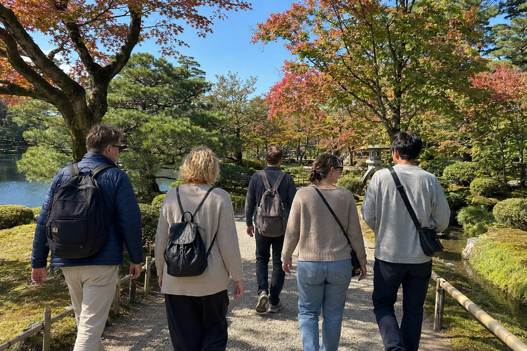 Kanazawa: Kenrokuen Autumn Colors & Castle Walk Early Bird 20% Off – Limited Autumn Offer