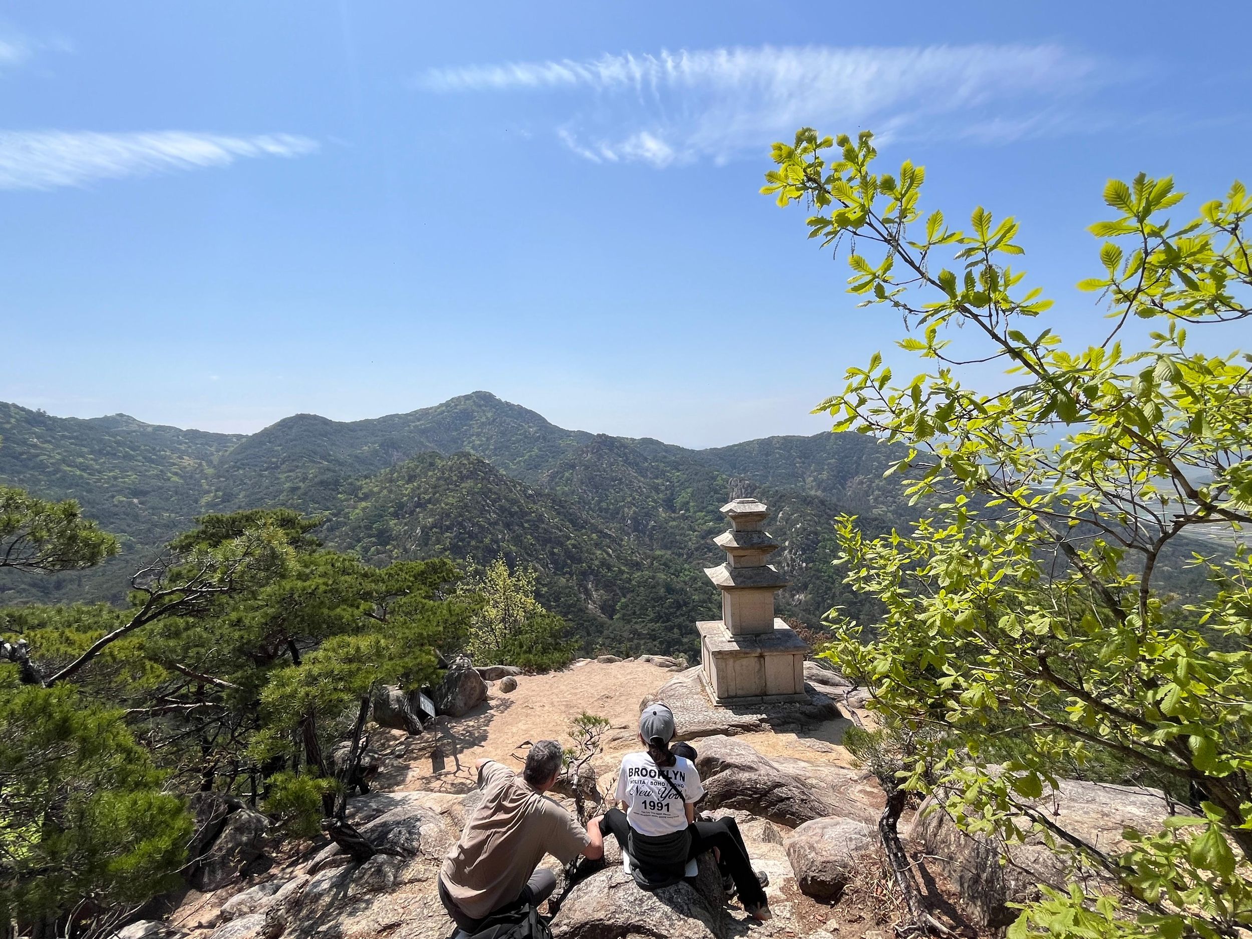 Gyeongju: Entdecke die heiligen Pfade zum Yongjangsa auf dem Berg Namsan.