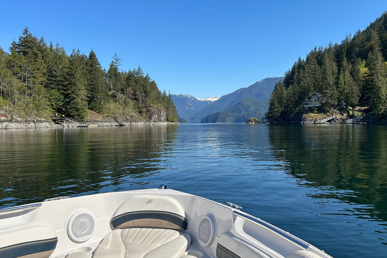 Vancouver: Private Granite Falls Boat Tour