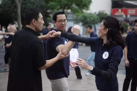 Shanghai:Wing Chun Kung Fu in Shanghai's Beautiful Park