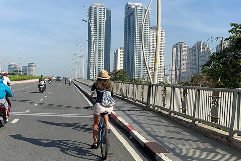 Visite touristique de Ho Chi Minh Ville et de ses joyaux cachésExcursion en moto