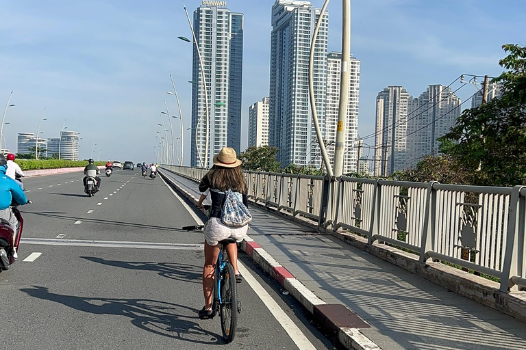 Visite touristique de Ho Chi Minh Ville et de ses joyaux cachésExcursion en moto