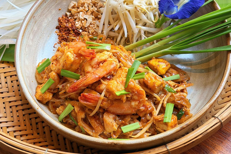 Phuket: Naidee Thai Cooking Class with Chef Ern With Hotel Pickup