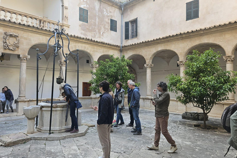 Palma: Old Town Guided Tour with Cathedral Skip-the-Line