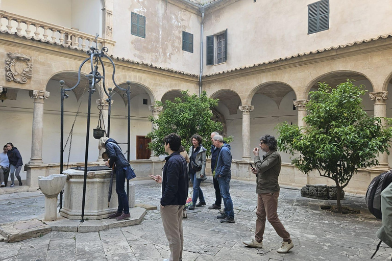 Palma: Old Town Guided Tour with Cathedral Skip-the-Line