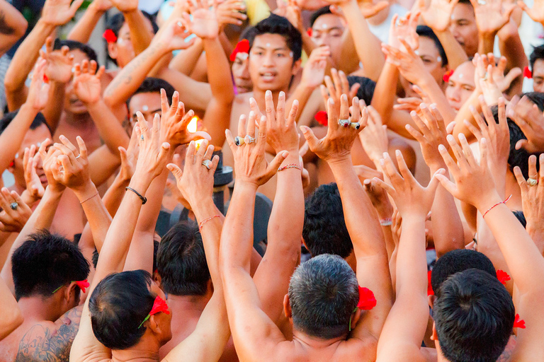 Bali: Biglietto d&#039;ingresso per lo spettacolo di Kecak e danza del fuoco di UluwatuBali: biglietto d&#039;ingresso per il tempio di Uluwatu e danza kecak