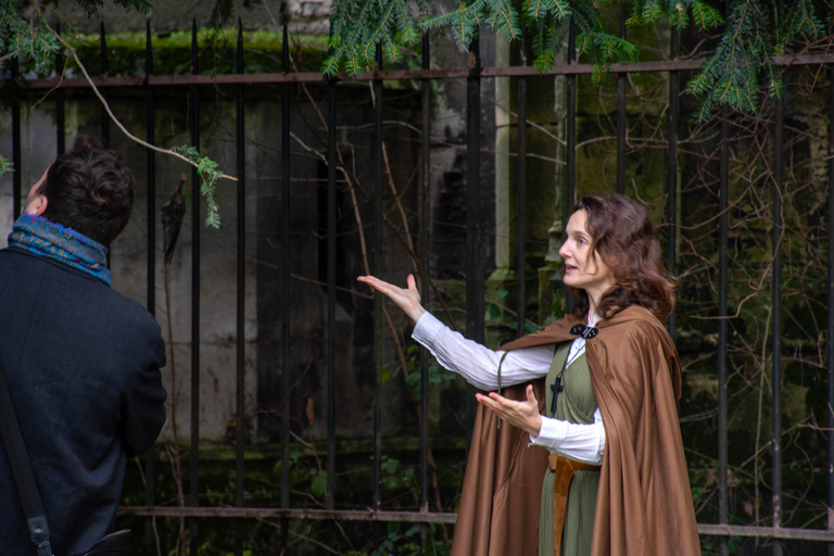 Walking tour with an Actor-Guide: Rouen with Joan of Arc Italian Shared Tour : 15 people maximum