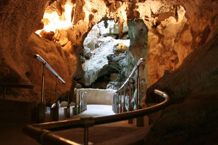 Altos de Chavón and Caves of Wonders Tour from Santo Domingo