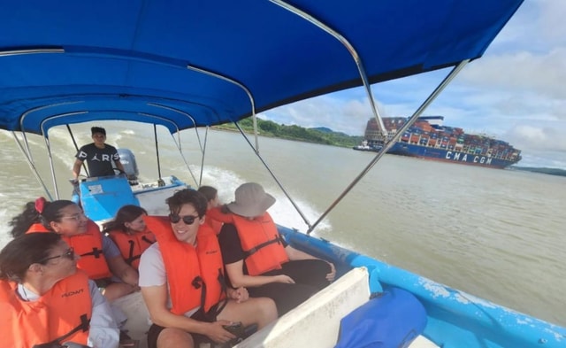 Gatun Lake Wildlife Safari Expedition on a Boat Tour