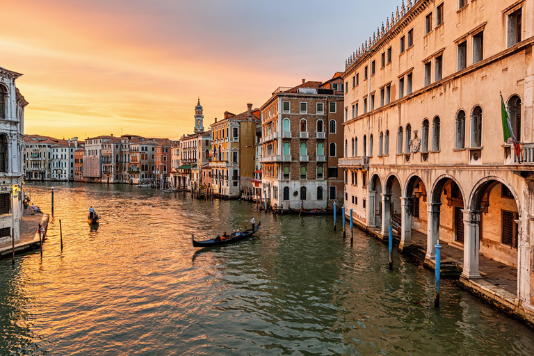 Venice Food Tour: 10 tastings with a 30 Minute Gondola Ride