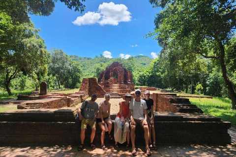 De Hue a Hoi An por el Paso de Hai Van y las Colinas de BaNa - Puente de OroCoche privado por el Paso de Hai Van