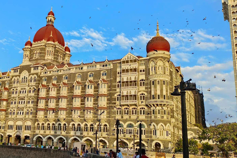 Mumbai: Private Sightseeing Tour and Slum Tour with a Local