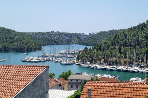 Tour por las cataratas de Krka por la tarde, con guía y entrada incluidosTour de tarde a las cataratas de Krka, con guía y entrada incluidos