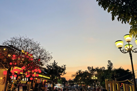 Hoi An: Night Tour with Boat Ride, and Lanterns