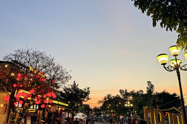 Hoi An: Night Tour with Boat Ride, and Lanterns