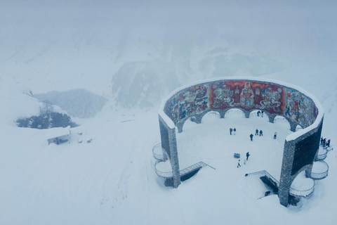 Tbilisi: Private Gudauri tour with photographer guide