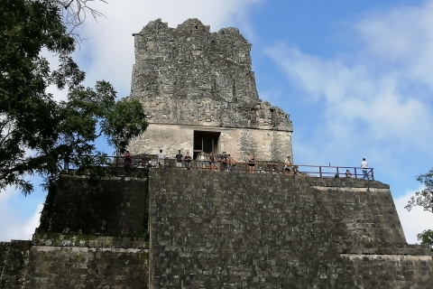 Beeindruckendes Tikal von Flores aus mit Mittagessen