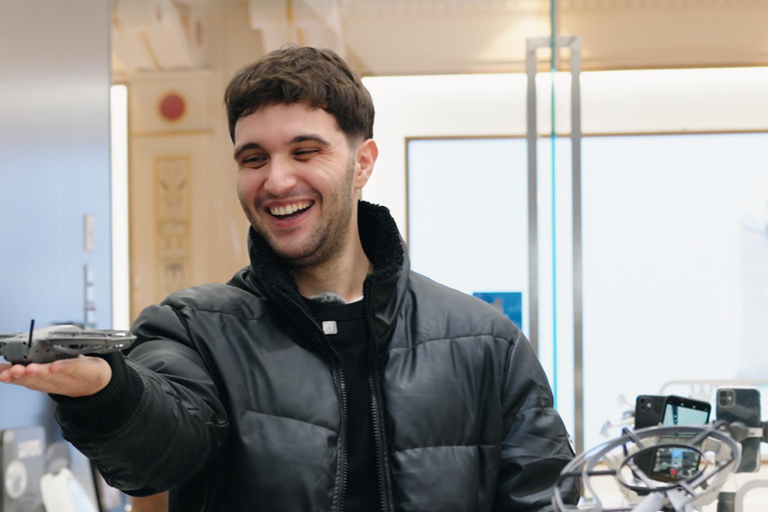 上海：最新日常科技，包括机器人、电动汽车和无人机标准套餐（含无人机送货体验）