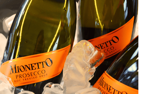 Budapest: Unlimited Prosecco Sightseeing Cruise Unlimited Prosecco and Aperitivo Spritz Crusie