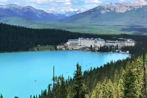 Banff: Lake Louise, Moraine Lake and Johnston Canyon Tour