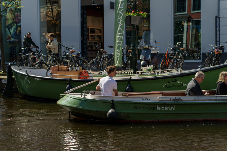Leiden: Guided City Canal Cruise