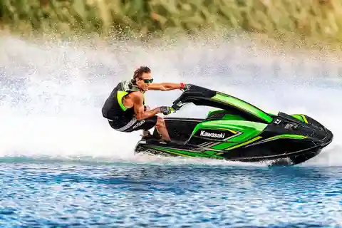 Exklusive Jet-Ski-Erfahrung - Entdecke Dohas Küstenlinie"