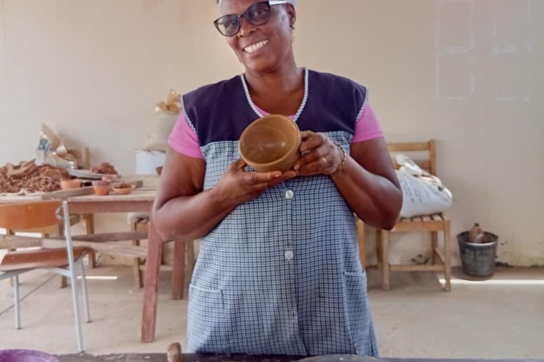 Praia: warsztaty ceramiczne Fonte Lima i degustacja typowego kuskusuPraia: Warsztaty ceramiczne Fonte Lima i degustacja tradycyjnego kuskusu