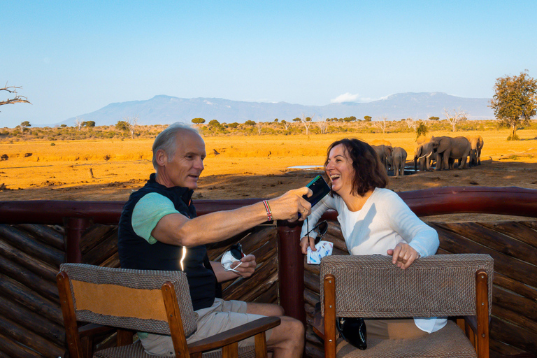 From Diani Beach or Mombasa: 2-Day Tsavo East Safari