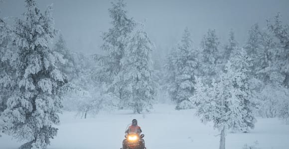 Saariselkä: Full Day Adventure with Snowmobiles