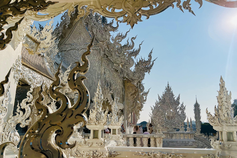 Chiang Mai: Chiang Rai-White-Blue-Big Buddha &amp; Lalitta Café[Privat] Chiang Rai-Weiß-Blau-Big Buddha &amp; Lalitta Café