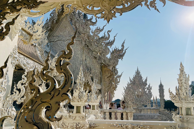 Chiang Mai: Chiang Rai-White-Blue-Big Buddha &amp; Lalitta Café[Privat] Chiang Rai-Weiß-Blau-Big Buddha &amp; Lalitta Café