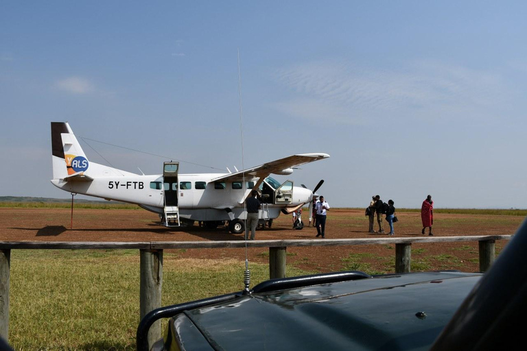 From Nairobi: 4-Day Maasai Mara Safari with Flight Back From Nairobi: 4-Day Maasai Mara Safari with Flight Back