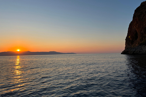 Chania: Private Sunset Powerboat Tour with Swim Stop