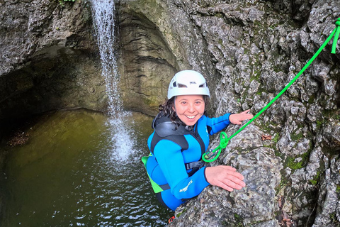 萨尔茨堡：小团体家庭溪降之旅和顶级服务，9岁以上儿童萨尔茨堡：小团体家庭溪降活动，顶级指导，9岁以上儿童