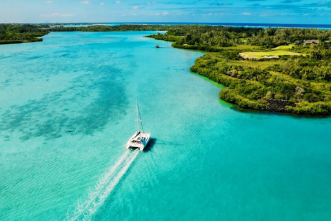 Mauritius: Ile aux Cerfs Catamaran Lagoon Experience + BBQ