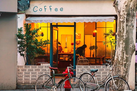 Shanghai Private Tour: Ride with a Local & Customize