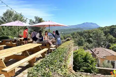 From Marseille: Aix en Provence Wine and Cheese Tour