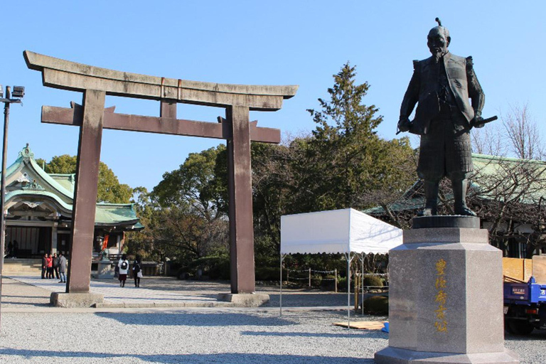 Osaka Castle: History Walking Tour, Castle Tower Admission