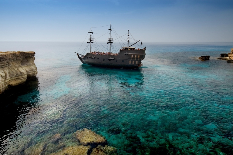 Ayia Napa : Croisière en bateau pirate Black Pearl avec spectacle de canonsBillet de croisière pour la perle noire uniquement