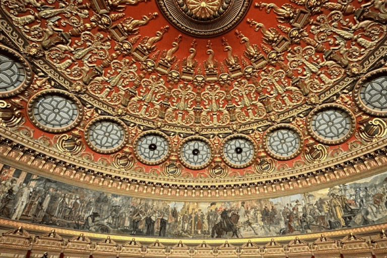 Bucharest: Royal Buildings Tour with Lunch