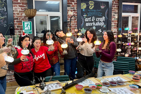 San Jose: laboratorio di lampade a mosaico turcheSan Jose: Laboratorio di lampade a mosaico turche