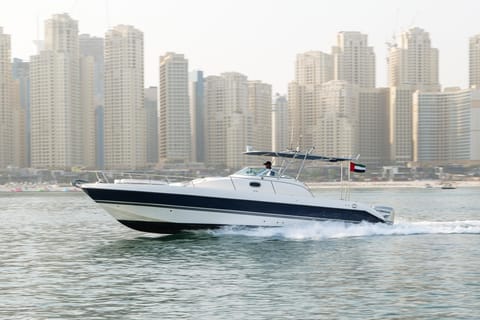 Dubai: Fishing Trip with Equipment and Crew