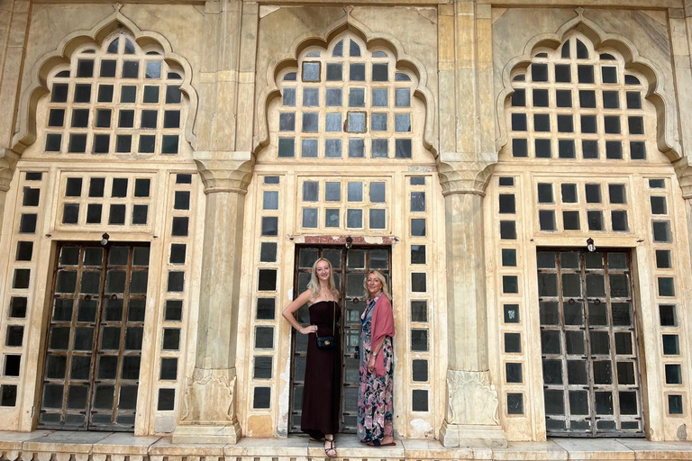 Delhi: 6-Day Golden Triangle Tour with Varanasi Tour without Hotels