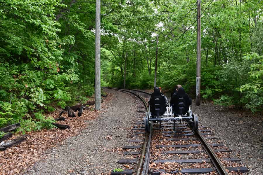 East Haven: Draisinen-Fahrt durch das Salzwattengebiet an der Küste. Foto: GetYourGuide