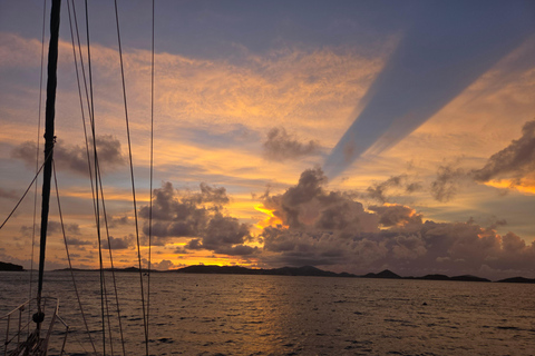 St Thomas: Jeep Tour & Sailing Snorkel Cruise Combo St Thomas: Jeep Tour & Sailing Snorkel Cruise Combo