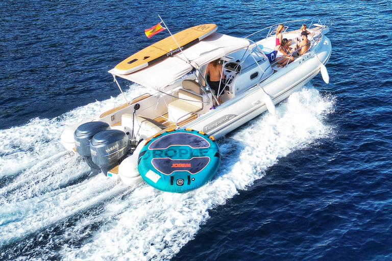 Palma de Mallorca: Private Sunrise Boat Tour & Watersports Sunrise experience + Long stop with water toys.