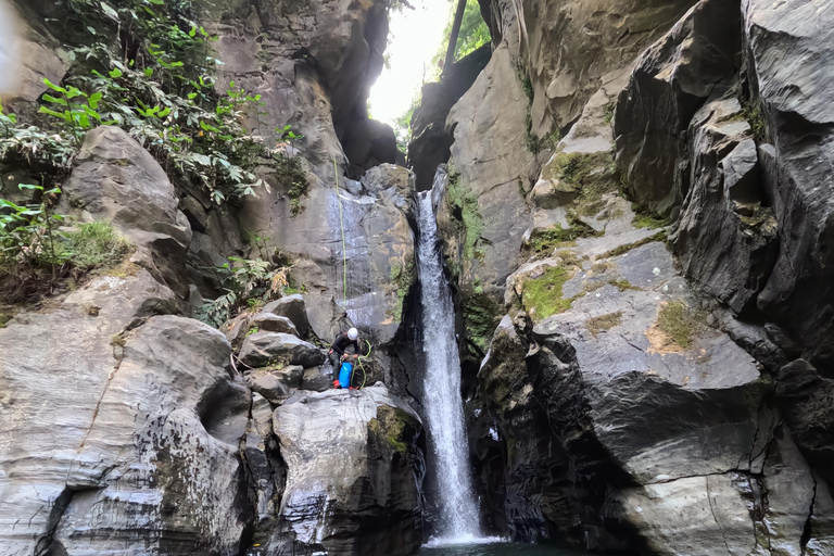 Barranquismo AdventurePark en el Salto do Cabrito