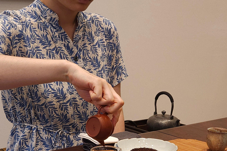 Busan: Join a Tea Ceremony & Create a Calligraphy Memento