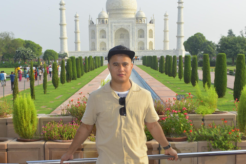 From Agra: Local Agra Tour with Transportation and Guide Tour with Car + Guide + Entry Tickets+ Lunch